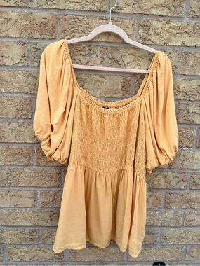 4/$25 • George Peach Smocked Puff Sleeve Top